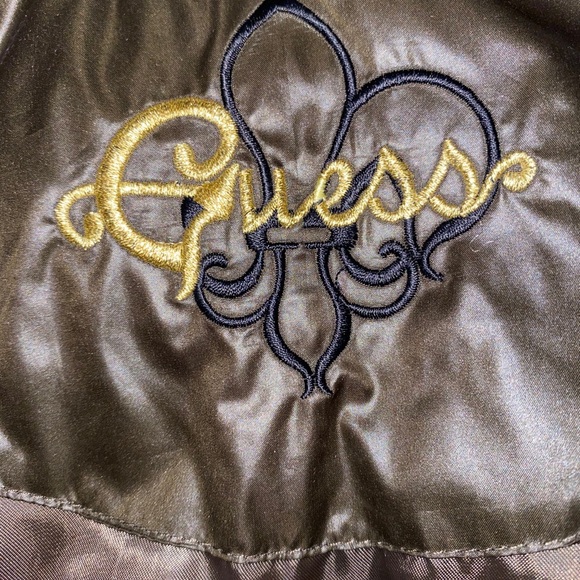 Guess - Picture 7 of 14